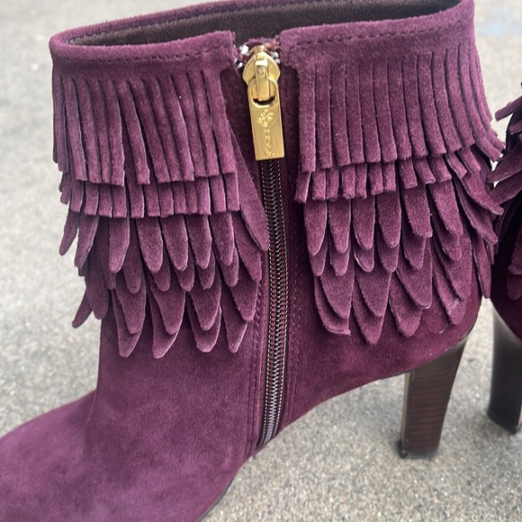 Purple boots 💜 - Picture 2 of 9